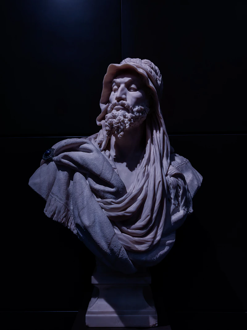Buste de philosophe barbu en marbre